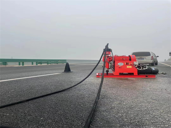 铁山马路路基路面开裂下沉注浆加固灌浆